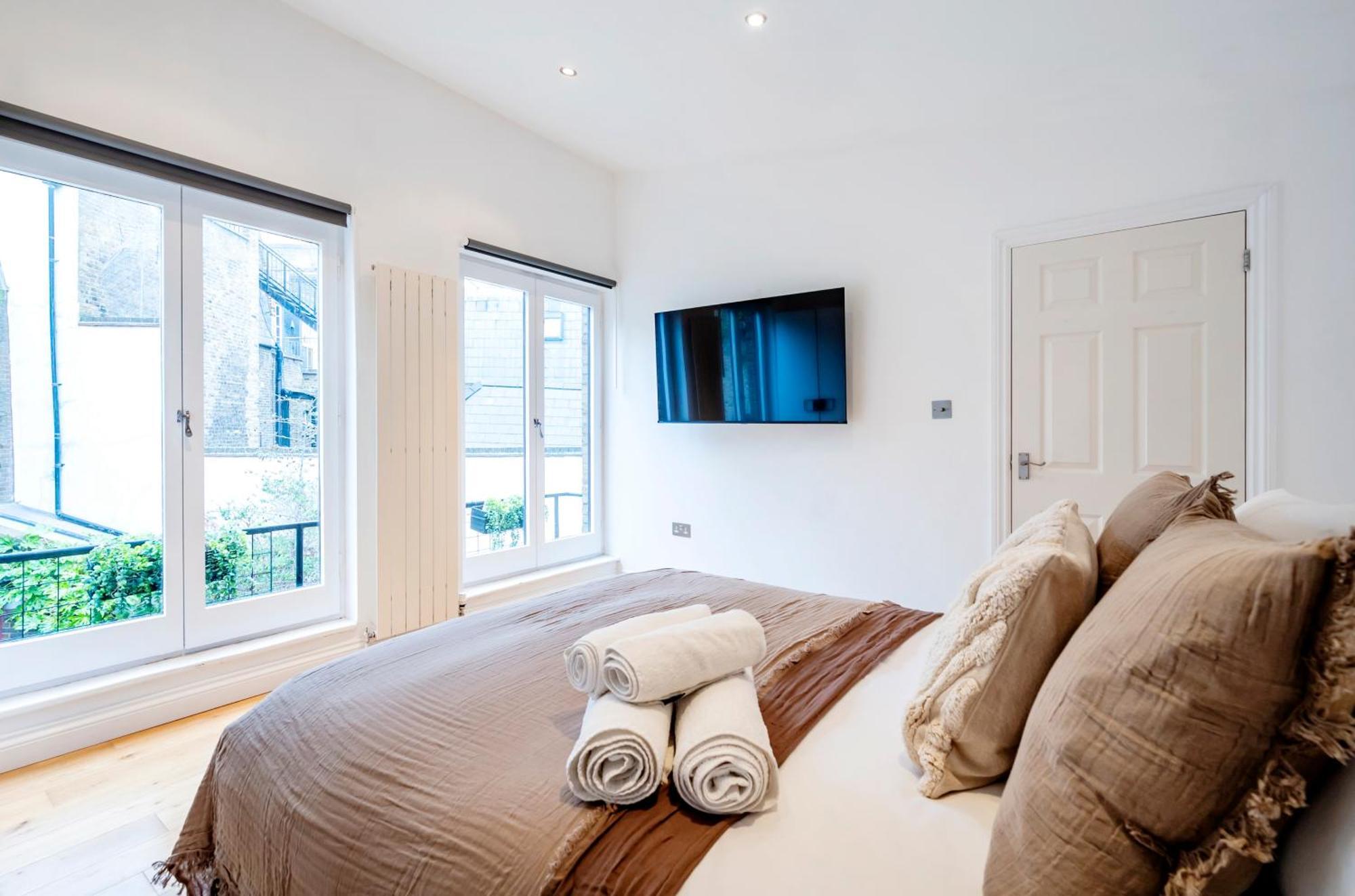 2 Bedr, 3 Beds, 2 Bath Covent Garden 3-min Subway Apartamento Londres