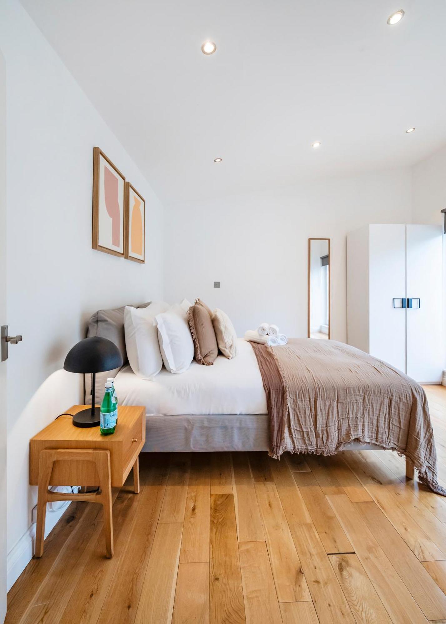 2 Bedr, 3 Beds, 2 Bath Covent Garden 3-min Subway Londres